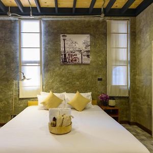 Deluxe Double Room Extra Bed